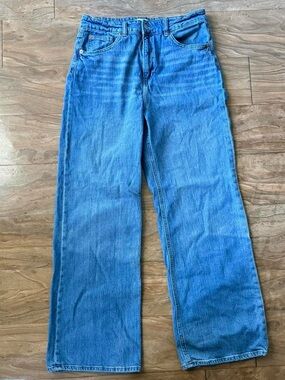 H&M Women's Jeans in Bright Blue Wash